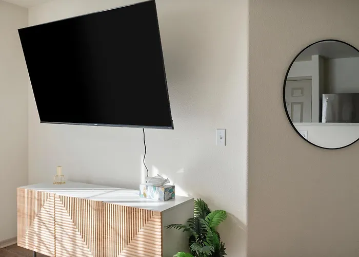 Apartment Modern And Spacious One Bedroom In With Pool