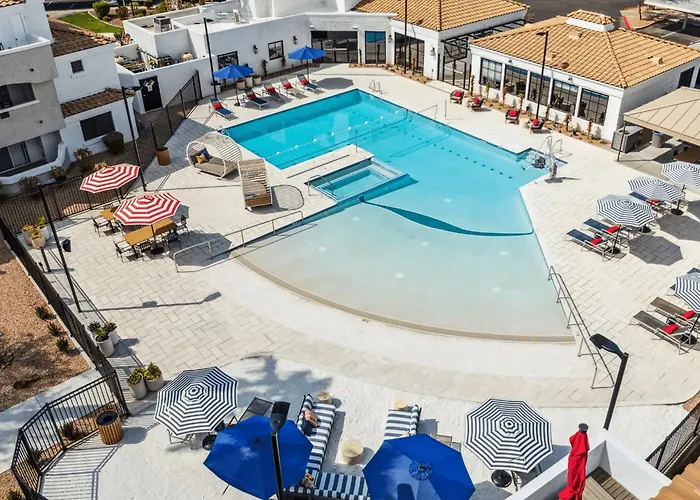 Apartment Modern And Spacious One Bedroom In With Pool *